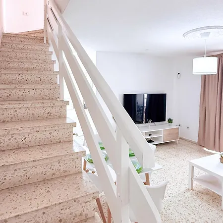 Casa Miriam ארונה